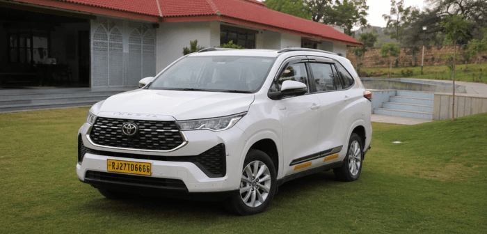 Toyota Innova Hycross